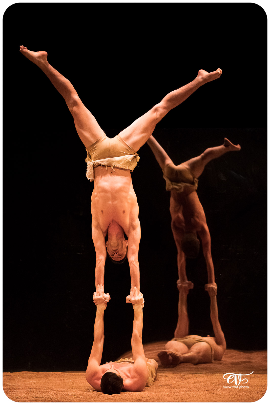 MY LAND (RECIRQUEL COMPANY)